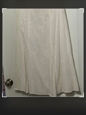 JM Collection White A-Line Skirt with Floral Embroidery, sz 14